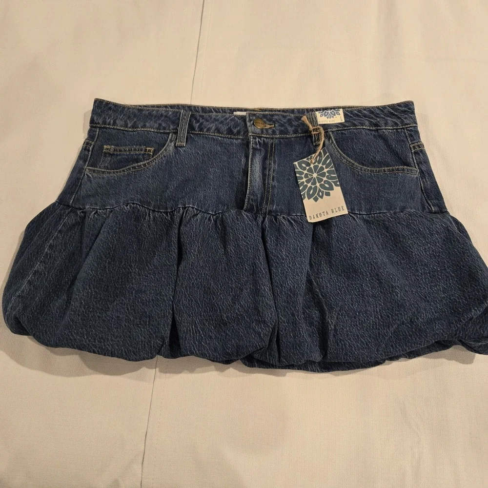 NWT Dakota Blue Juniors Bubble Gathered Hem Blue Jean Mini Skirt Size Large